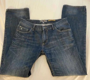 Lågmidjade jeans  - Lågmidjade jeans! 42 cm över midjan  Hör av dig vid frågor💕sitter baggy på mig 