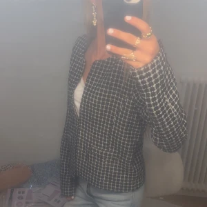 kofta  - super söt kofta, säljer pga kommer inte till användning. är i ett superfint skick 💘