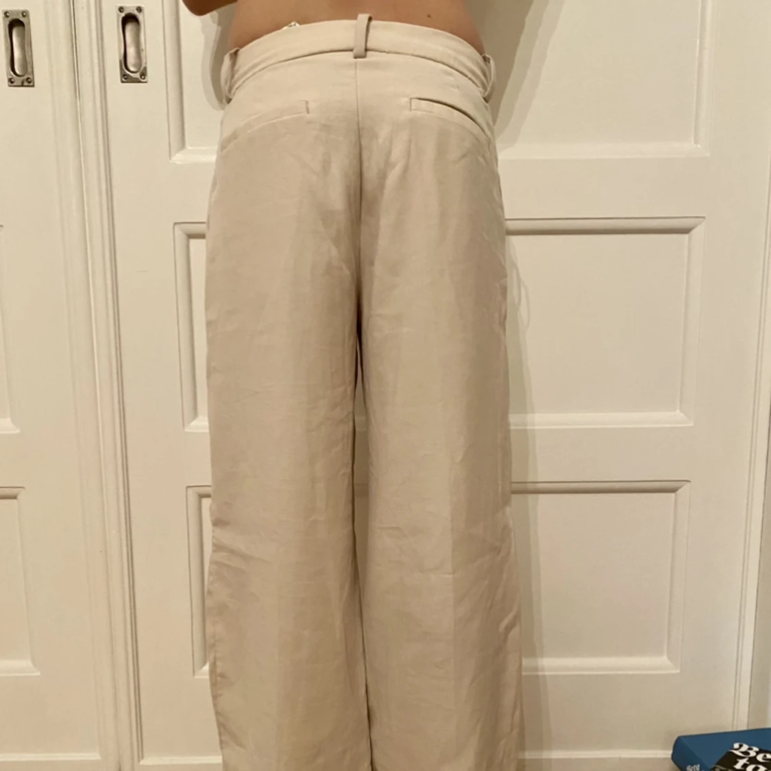 Beiga kostymbyxor - 90