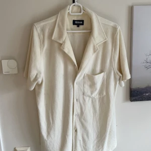 Nikben kortärmad skjorta terry  - Storlek M. Nypris är 1200.  Använder knappt längre och är i toppskick. 
