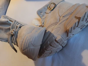 Kids boots - Warm and comfortable boots. Size 35 with a small fitting.