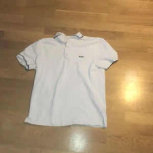 Hugo boss piké  - Säljer en piké från Hugo boss