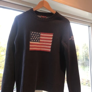 Gant tröja - Säljer nu min gamla gant tröja, den är i storlek 170 och är i bra skick, 100% ull