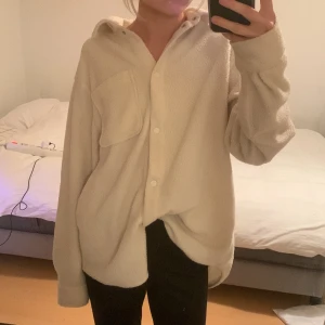 ocersized ulltröja - beige, ganska urtvättad 