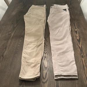 Replay jeans - Säljer 2 stycken repley jeans! Snygga och är u bra skick! Båda är i 9/10 skick och är väldigt fräscha! Perfekta jeans för priset! Priset är för båda två och inte styck!