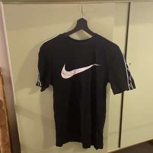 Nike T-shirt - Oanvänd Nike t-shirt i bra skick  