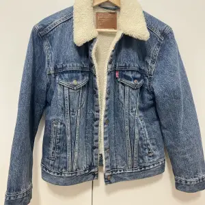 Ex boyfriend trucker jacket from Levi’s only worn a few times 