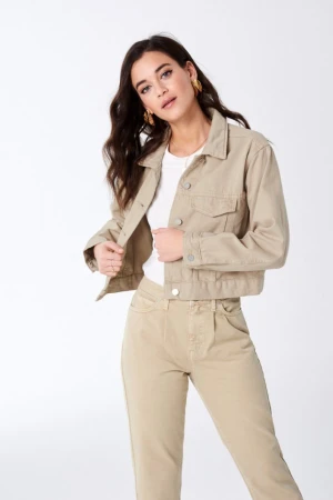 jeans jacka - från gina tricot, i perfekt skick