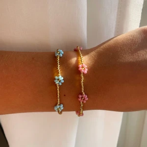 Armband  - Vackra armband! 35kr/st eller 2 för 65kr💖 Kan göra i vilka färger som helst🫶🏽