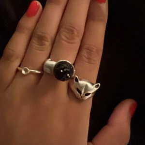 Cat ring - Hej intressekoll för att se vad jag hade kunnat få för denna as coola äkta silver katt ring för! Har haft den ett tag nu men kommer inte så mycket till användning. Lik Maria nilsdotter😸 Skulle påstå att den e mellan 17-18