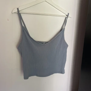 Blått linne - Ribbat blått linne i bomullstyg 