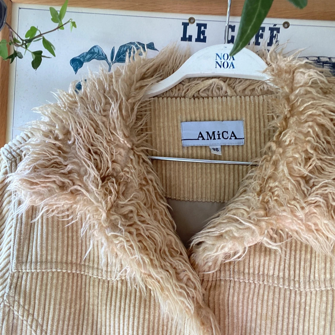 Jacka med pälsdetaljer - 90