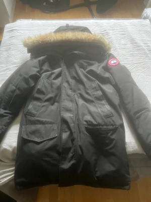Canada goose jacka  - Canada goose jacka storlek M