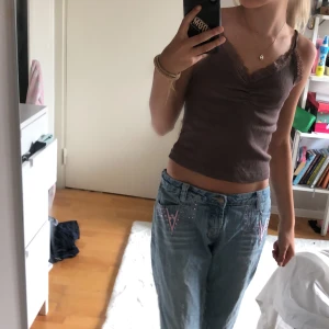 Brunt linne - Det här är ett jätte söt linne som är i helt nytt skick och är nästan bara använd 1 gång