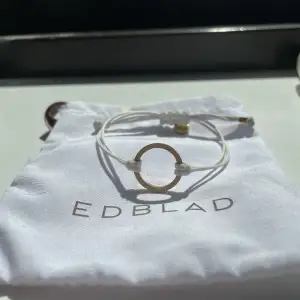 Säljer detta jättefina Edblads armband på grund av att den inte kommer till användning!💓Tror inte den fins kvar längre men den är köpt för 249kr och säljer för 100kr, pris kan diskuteras!🙌🏼