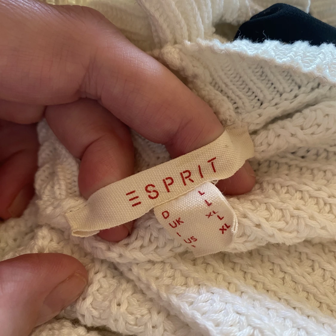 Originell kofta från Esprit  - 91