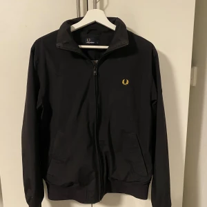 Fred Perry jacka - Jacka från Fred Perry i fint skick. Skriv vid intresse