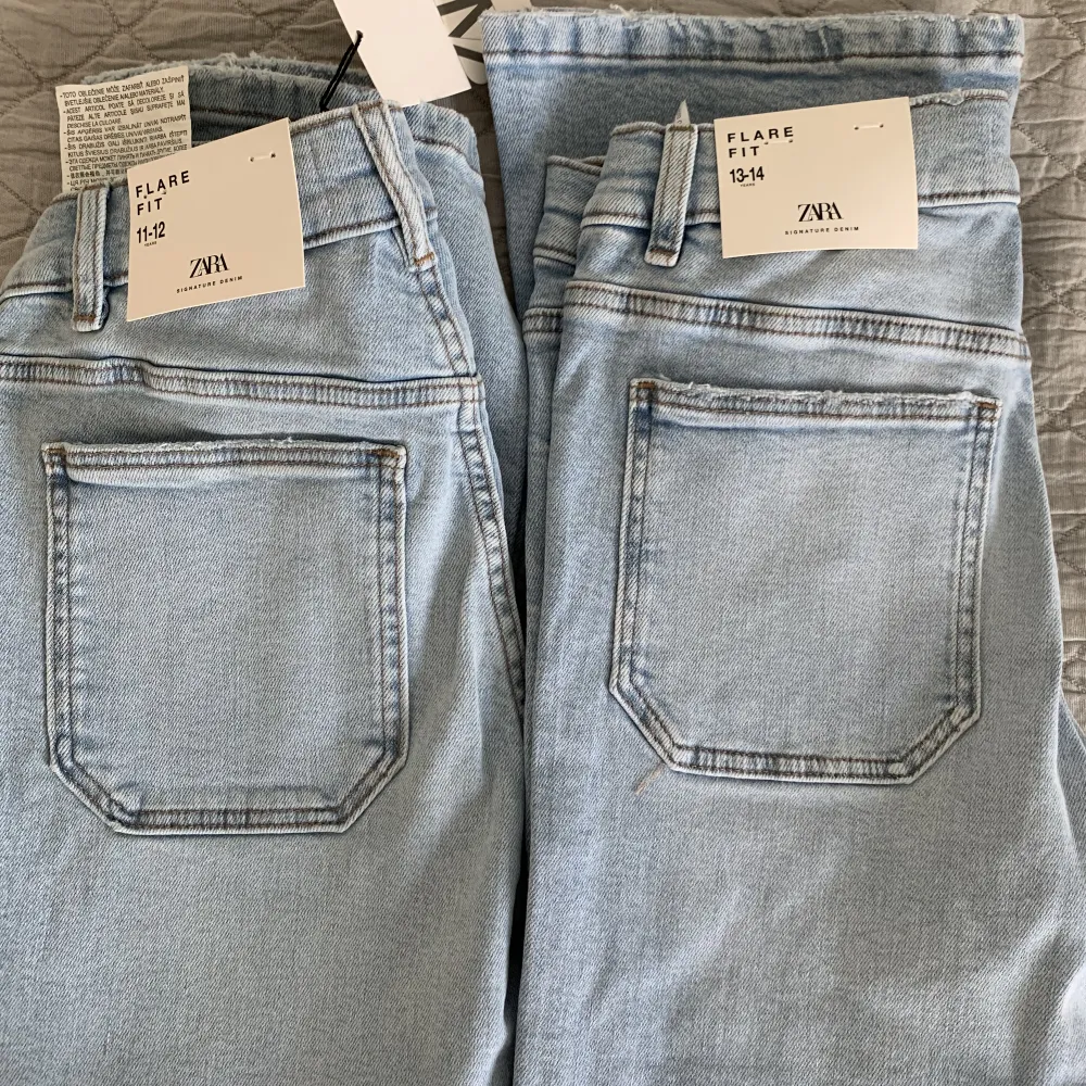 Jättefina byxor från Zara som aldrig har använts💗Säljer i två storlekar 152 och 164❤️❤️ordinarie pris 279 kr . Om man vill ha mera bilder på dem är det bara att skriva till mig❤️🥰. Jeans & Byxor.