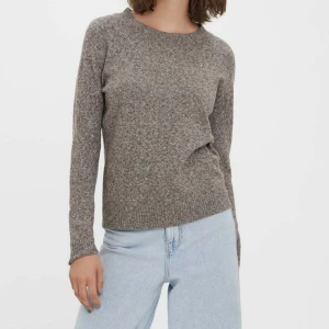 Vero Moda stickad tröja - En jätte fin tröja från Vero Moda🩵 säljer pågrund utav att jag inte får någon användning av den❤️