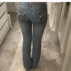 Jeans  - Super fina jeans med coola fickor i storlek xs ❤️