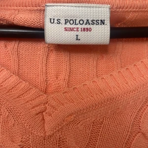 Fin stickad tröja - Har aldrig använts