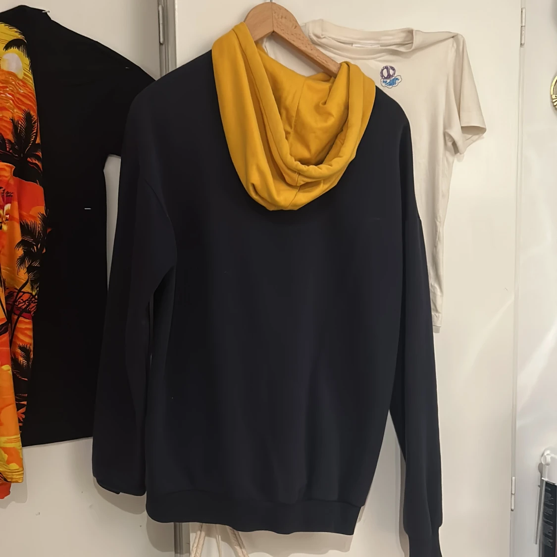 Gul blå hoodie - 90