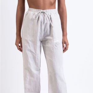 Linnebyxor - Säljer mina linnebyxor från Madlady i storlek S/Tall! Skriv för fler bilder🤍