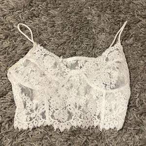 linne - spetslinne med dragkedja i sidan. 🩷