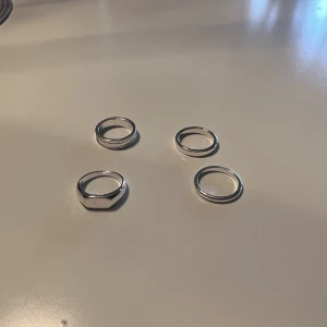 Olika ringar - Olika ringar. 75 kr för alla annars 20 kr styck. Om ni bara vill ha någon av de så löser vi de