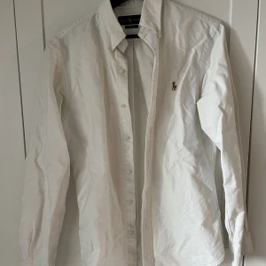 Ralph lauren skjorta - Vit skjorta i modellen slim fit! 