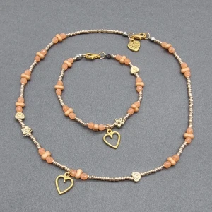 Handgjort armband och halsband  - Handgjorda halsband och armband. ●Material- glas,plast, zinklegeringar. Nickel fri. Längd: 18cm, armband 17cm