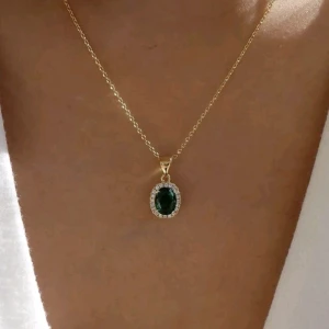 Vacker halsband  - 🍀Mycket vacker halsband 🍀 längden 48 cm