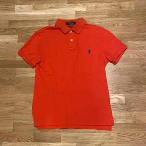 Ralph Lauren Pike - Säljer en Ralph Lauren pike i storlek S. Skick 9/10 nästan som ny. Hör av er vid frågor eller funderingar