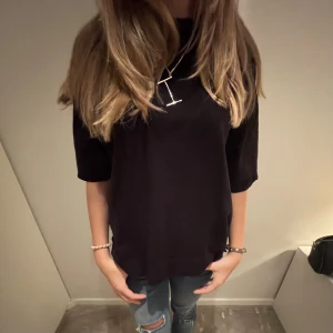 kort ärmad tjocktröja - Jätte snygg kortärmad tjocktröja från H&M.❤️