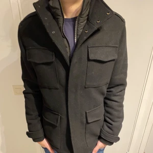 Jack and Jones field jacka - En jätteschysst field jacka ifrån Jack and Jones, skick 9,5/10 använd 4 gånger, nypris 1300 mitt pris 800 Hör av dig vid frågor eller funderingar🤗