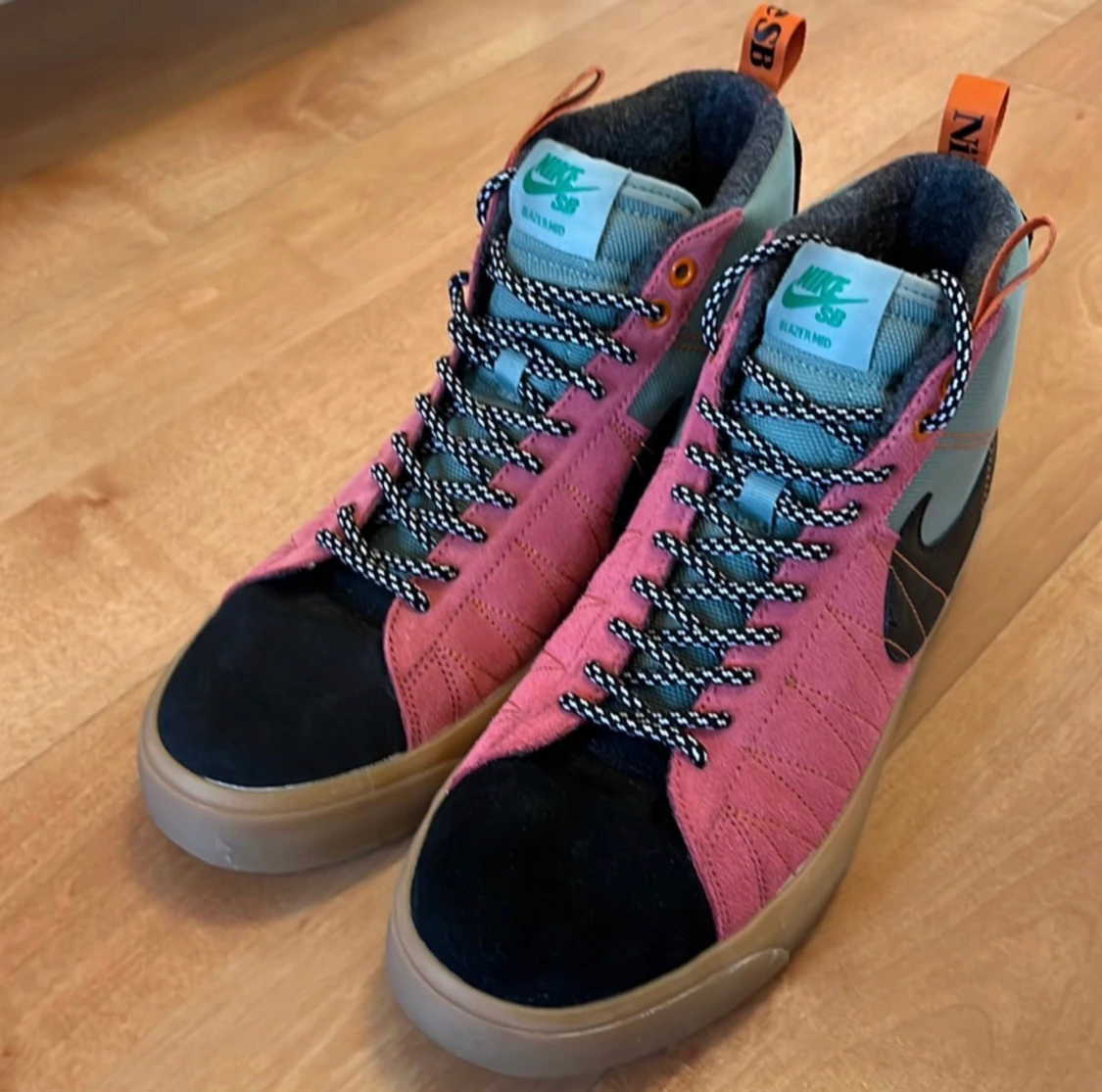Nike SB Zoom Blazer Mid Premium Light Green Pink Skor Sneakers  - 90