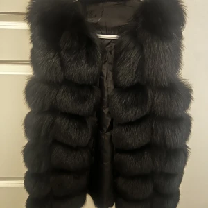 Pälsväst  - Pälsväst från Garoff i väldigt fint skick 