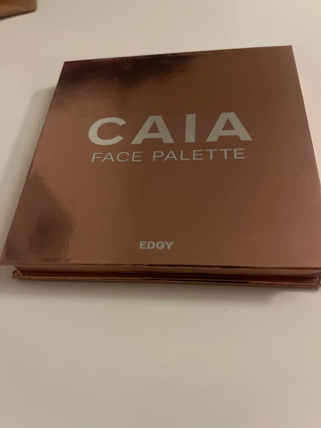 Caia Edgy palette