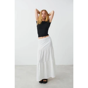 Maxikjol - Maxikjol från Gina Tricot.  Storlek M. Aldrig använd. 