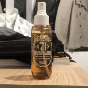 Brazilian crush  - Säljer denna mist/parfym som har gått viral överallt.  Doften var för stark och passade inte mig.  Nypris 279kr  