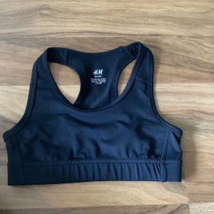 Topp - En topp!🦋 Står ej för frakten🩵 Köpt är köpt❤️