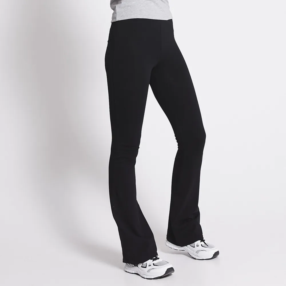 Sköna yoga tights från lager 157💕. Använts 2 gånger. Men kommer inte till mer användning. 😇kom priv för egna bilder . Jeans & Byxor.