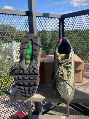 Air Max 95 Corteiz  - Tjena. Säljer mina corteiz 95s eftersom dom är för små. Har bara använts några gånger och är fortfarande i toppskick. Skorna är också rengjorda så dom är som nya. Kan mötas upp runt om i stockholm men även frakta.