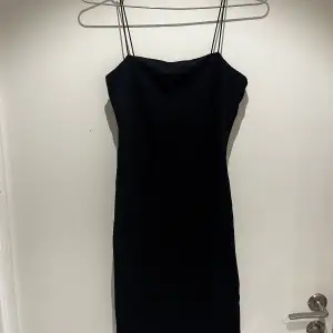 Svart klänning från H&M