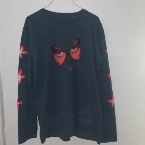 Yung lean tröja  - Yung lean tröja Skick: 7/10  Nypris: 750kr Säljer för att jag inte använder den längre