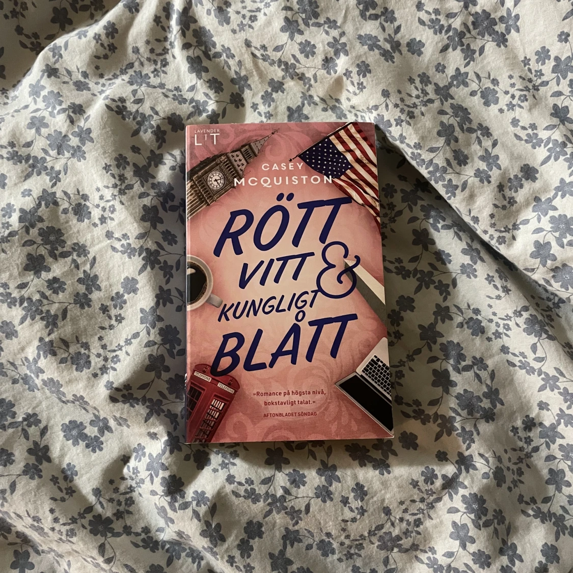 rött vitt & kungligt blått / red white & royal blue