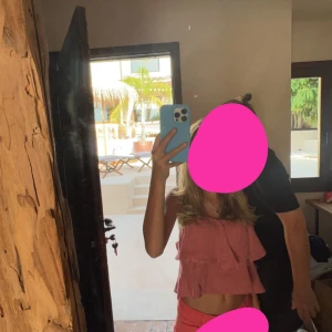 Blus - Så söt topp!! Älskar, kom privat för flera bilder!! Ok ni är intresserade, väldigt bra skick🫶🫶🥰🥰