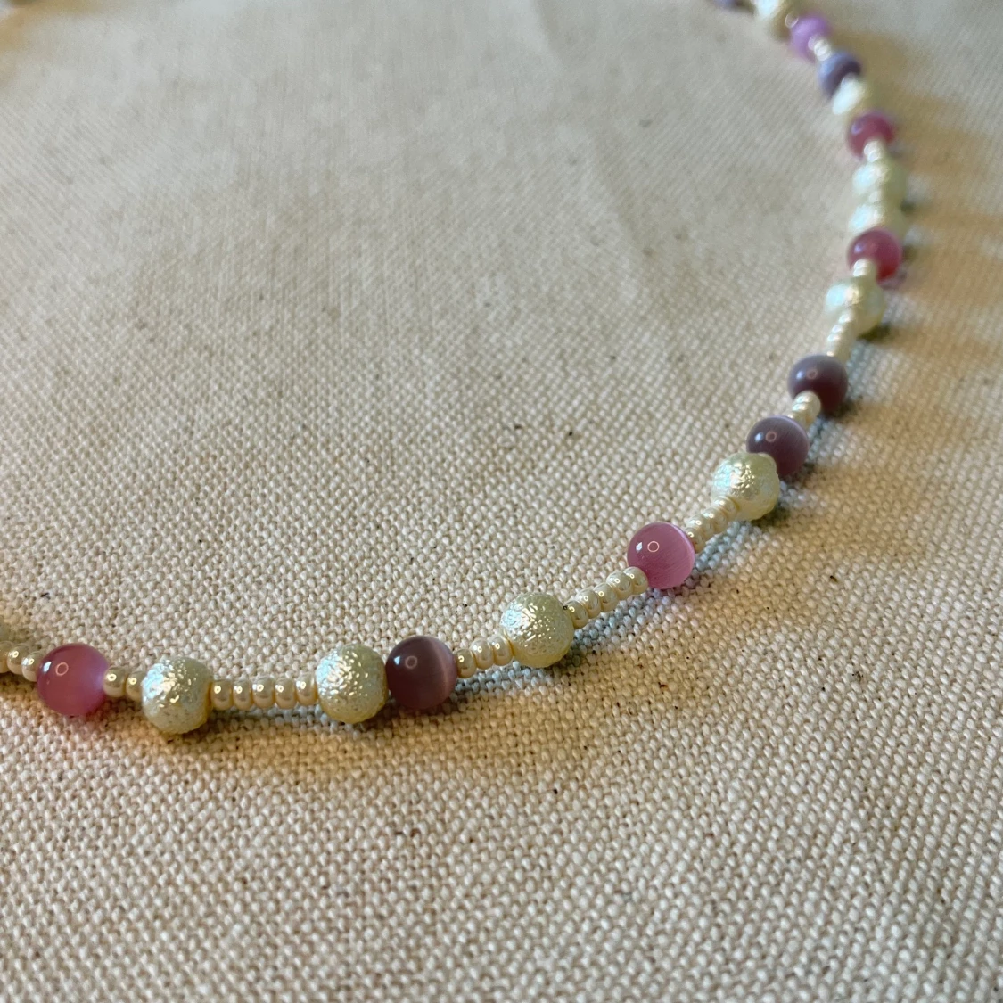 Rosa/lila pärlhalsband  - 90