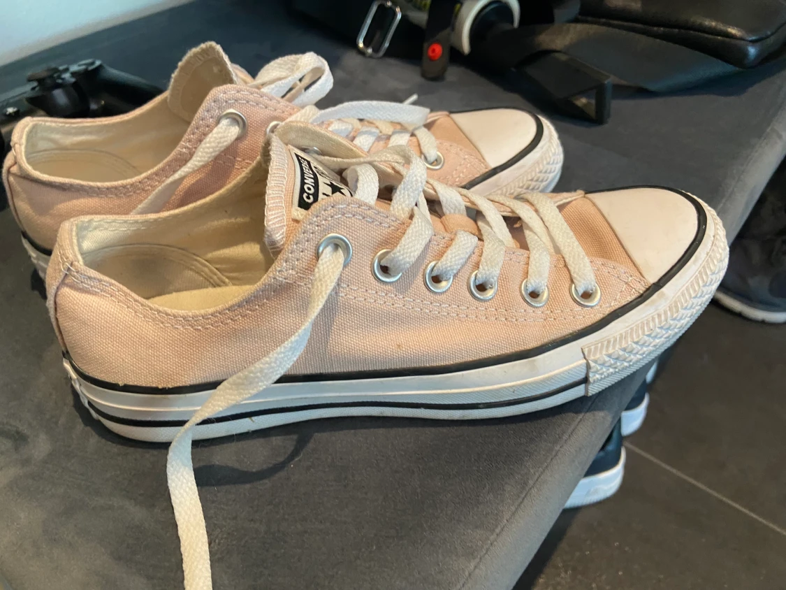 Converse beige strl 37