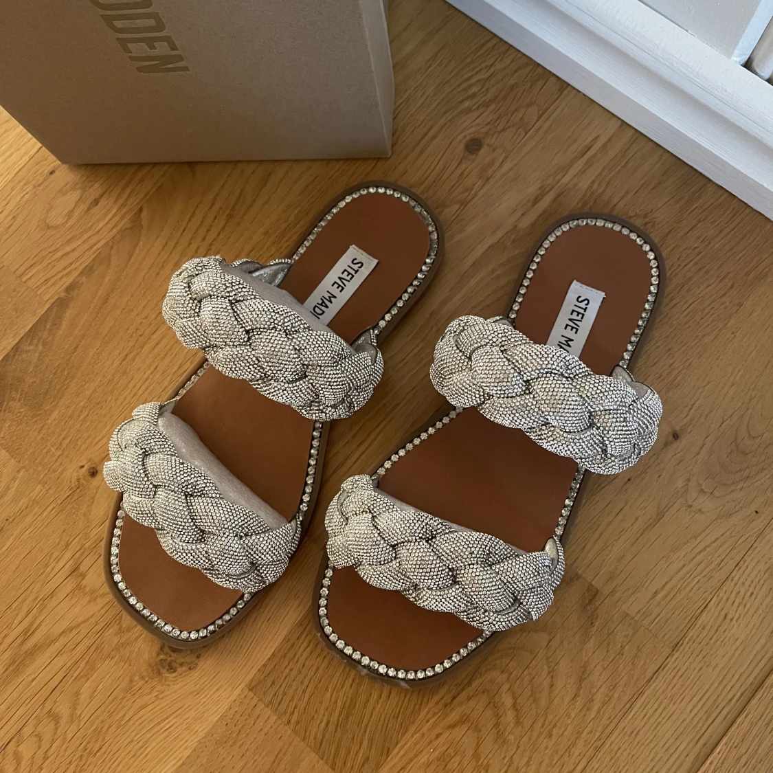 Steve Madden tofflor